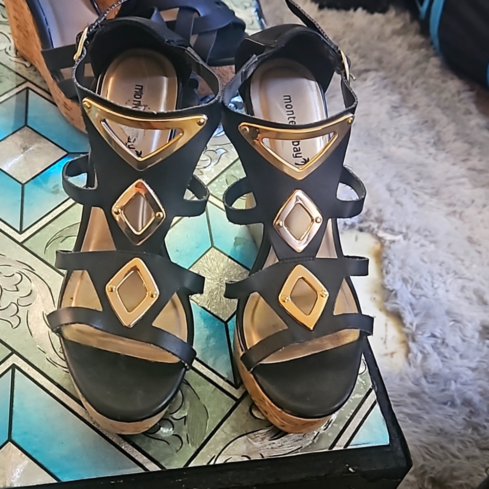 MONTEGO BAY Wedge Sandals